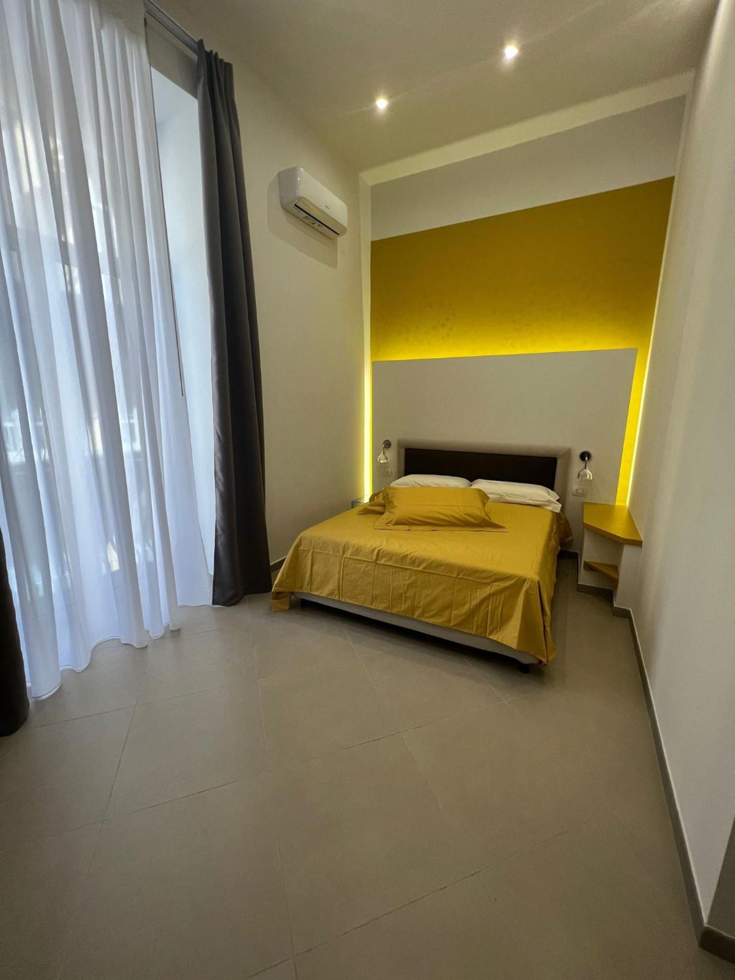 Dimora Chiaia 209 Hotel Napoli Ngoại thất bức ảnh